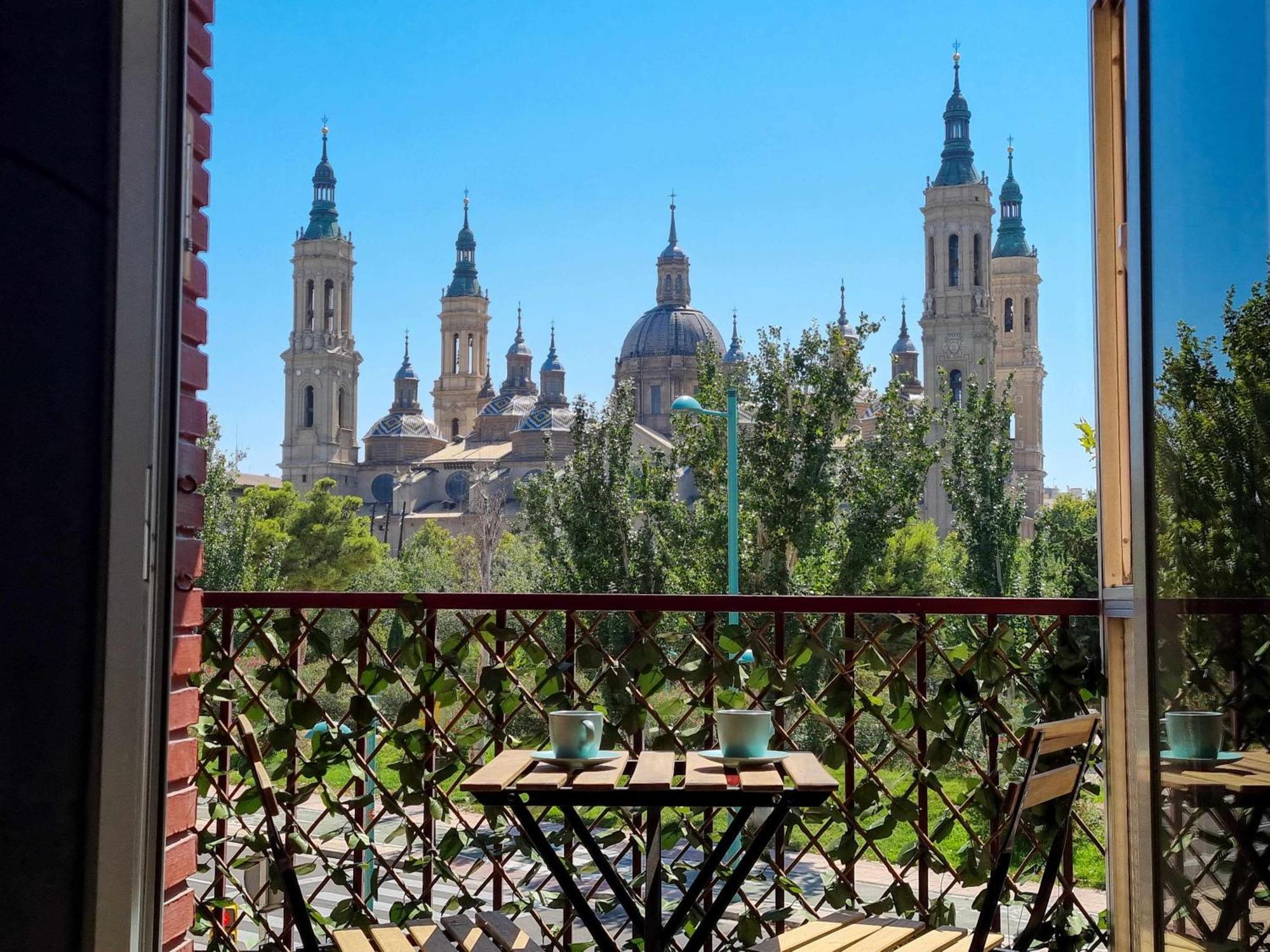 Front Views To El Pilar Comotucasa Saragossa Exterior foto