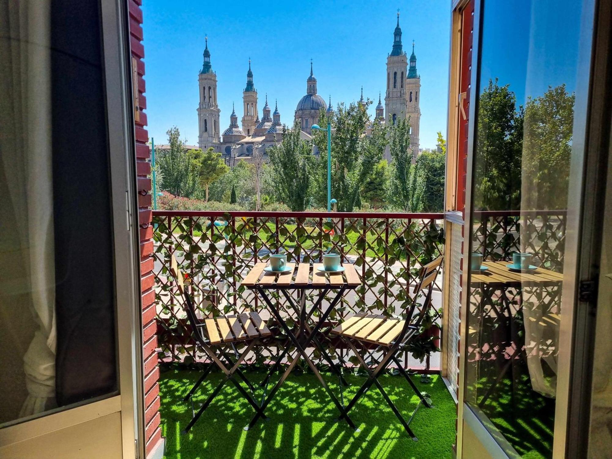 Front Views To El Pilar Comotucasa Saragossa Exterior foto