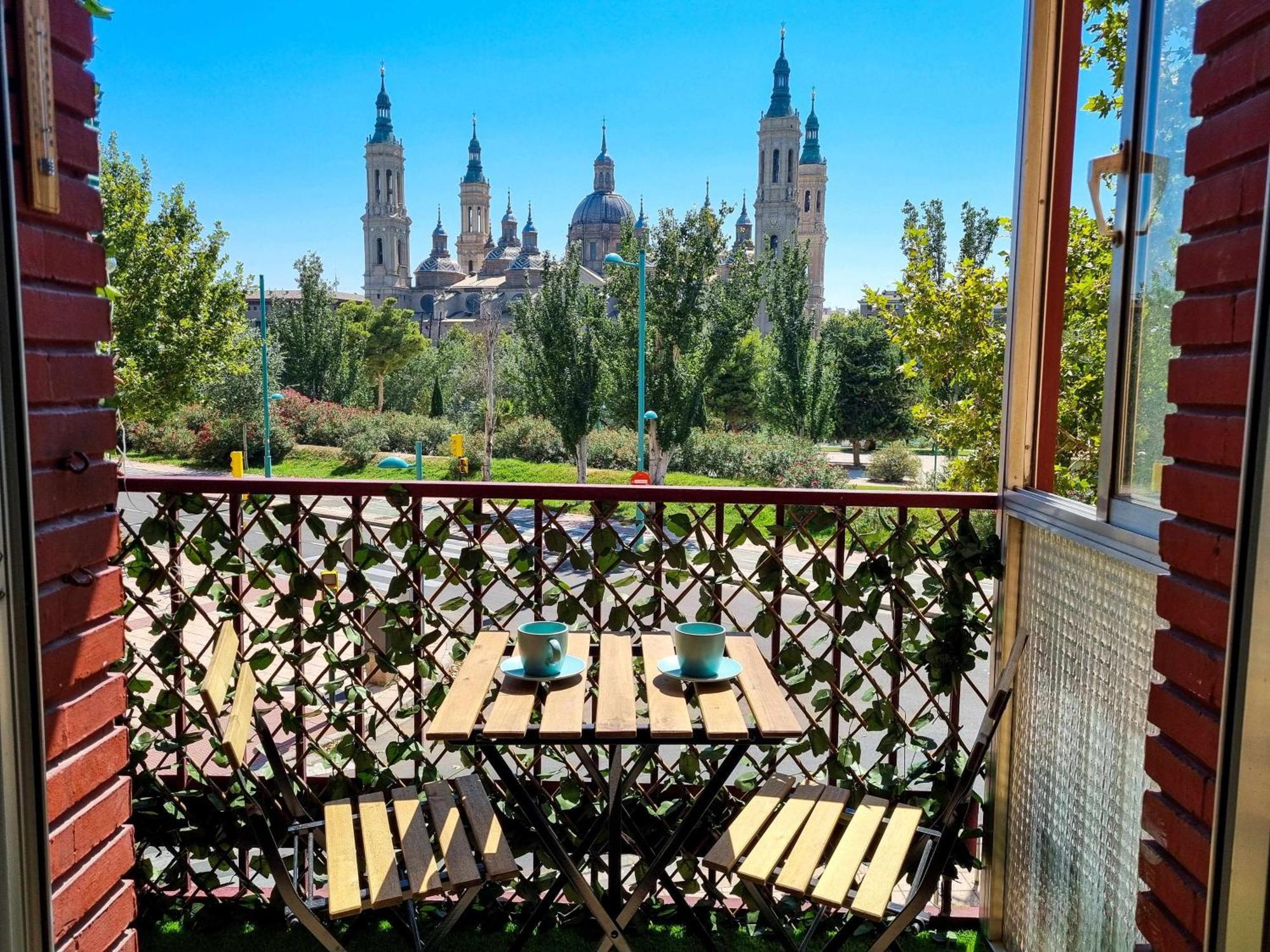Front Views To El Pilar Comotucasa Saragossa Exterior foto