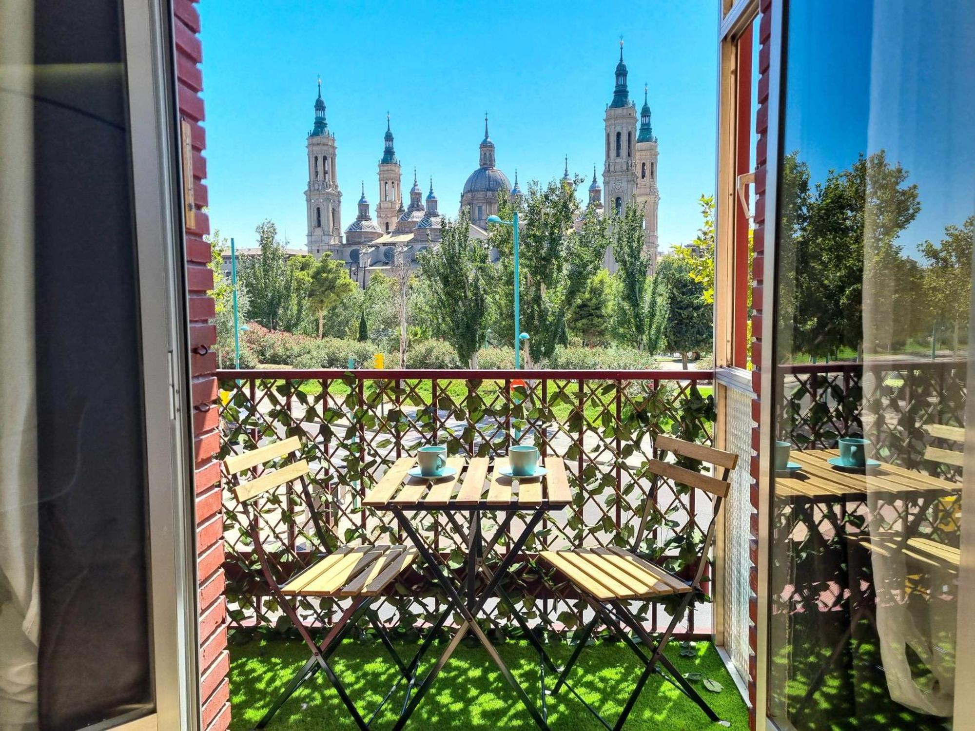 Front Views To El Pilar Comotucasa Saragossa Exterior foto